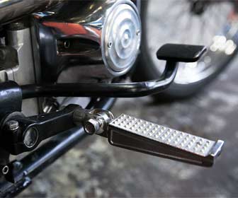 Mejores Estriberas para Moto Custom